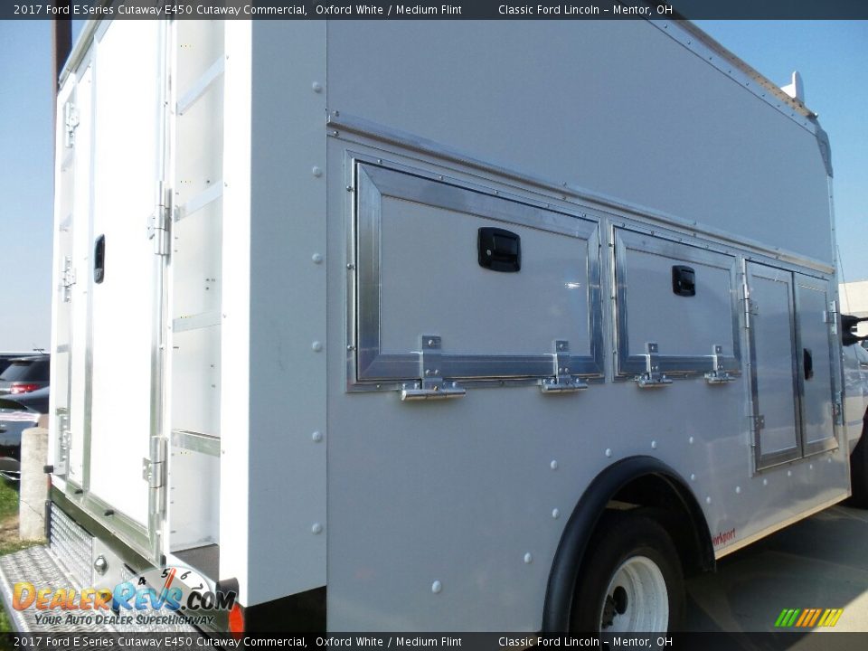 2017 Ford E Series Cutaway E450 Cutaway Commercial Oxford White / Medium Flint Photo #6