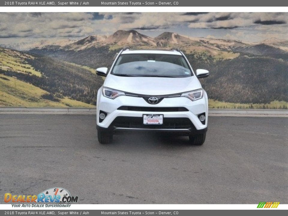 2018 Toyota RAV4 XLE AWD Super White / Ash Photo #2