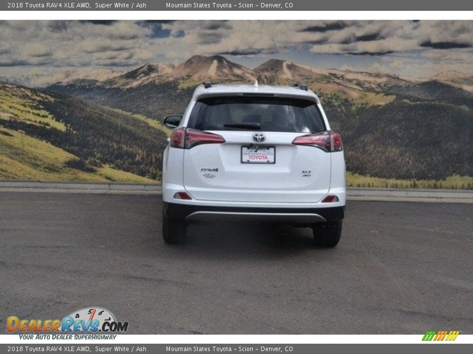 2018 Toyota RAV4 XLE AWD Super White / Ash Photo #4