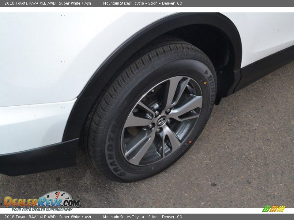 2018 Toyota RAV4 XLE AWD Super White / Ash Photo #9
