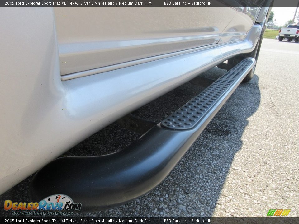 2005 Ford Explorer Sport Trac XLT 4x4 Silver Birch Metallic / Medium Dark Flint Photo #11