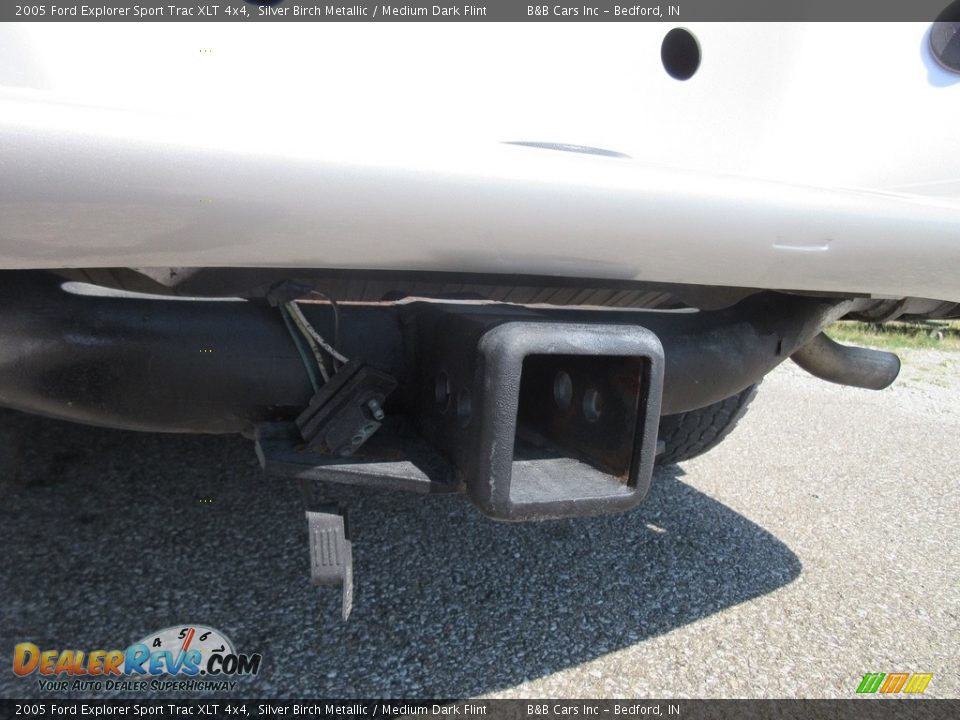 2005 Ford Explorer Sport Trac XLT 4x4 Silver Birch Metallic / Medium Dark Flint Photo #13