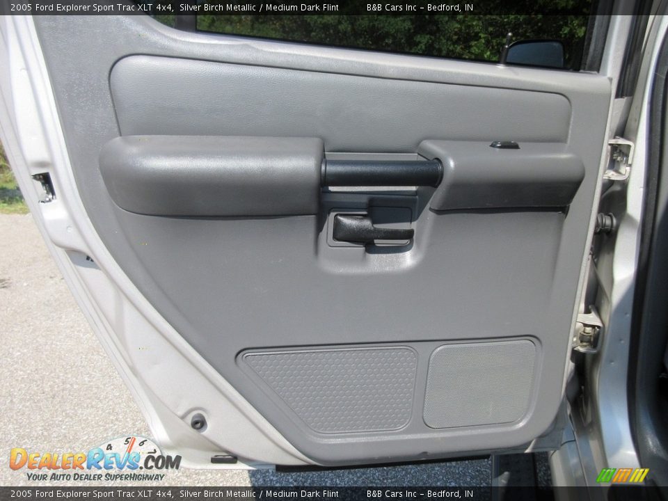 2005 Ford Explorer Sport Trac XLT 4x4 Silver Birch Metallic / Medium Dark Flint Photo #17