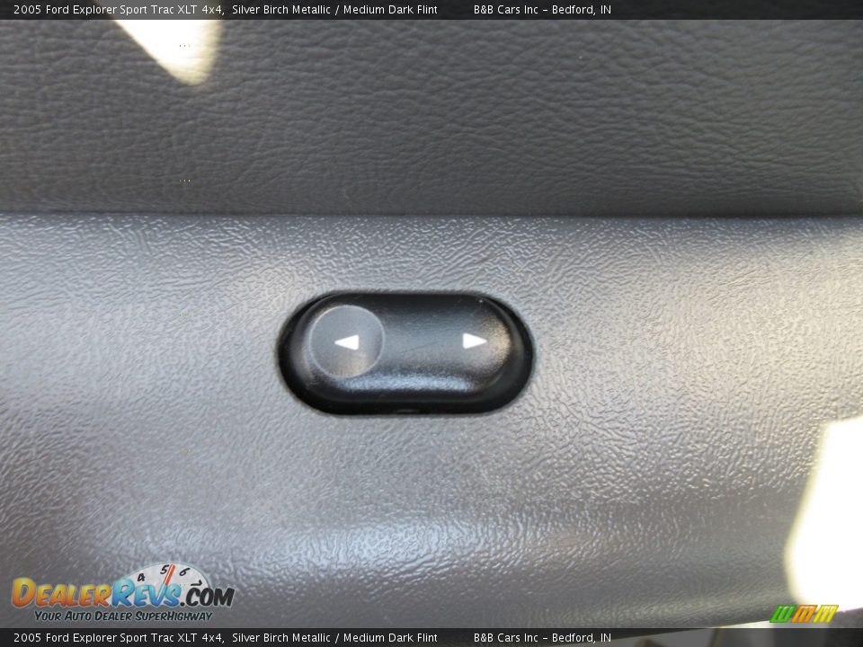 2005 Ford Explorer Sport Trac XLT 4x4 Silver Birch Metallic / Medium Dark Flint Photo #18