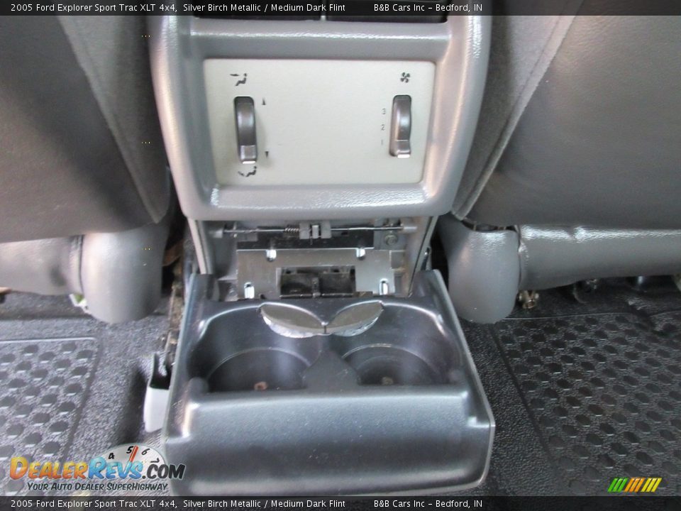 2005 Ford Explorer Sport Trac XLT 4x4 Silver Birch Metallic / Medium Dark Flint Photo #19