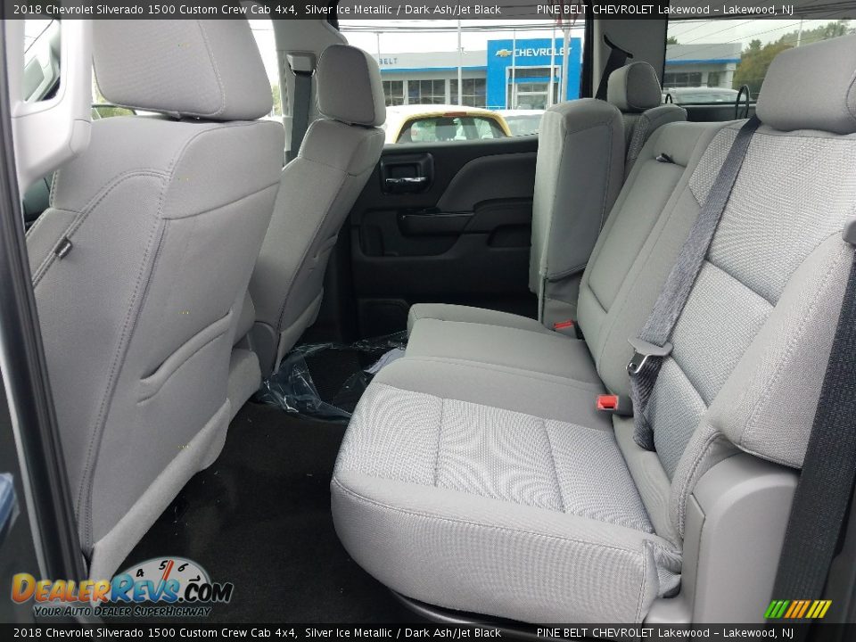 2018 Chevrolet Silverado 1500 Custom Crew Cab 4x4 Silver Ice Metallic / Dark Ash/Jet Black Photo #6