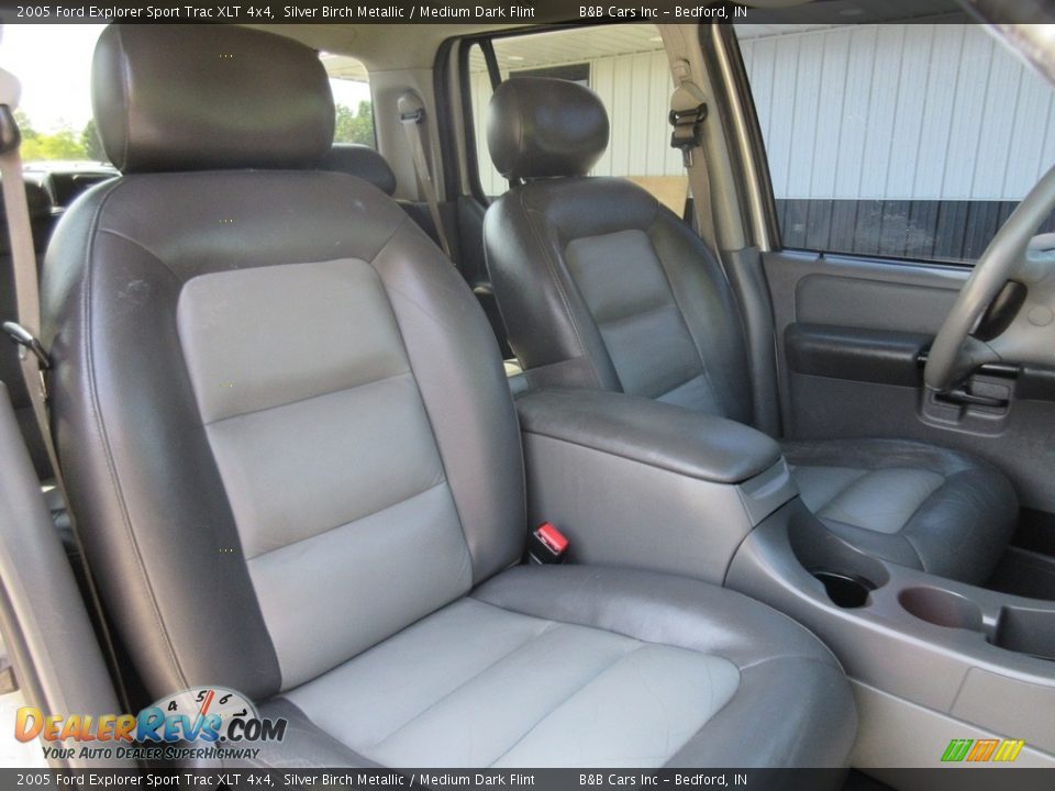 2005 Ford Explorer Sport Trac XLT 4x4 Silver Birch Metallic / Medium Dark Flint Photo #23