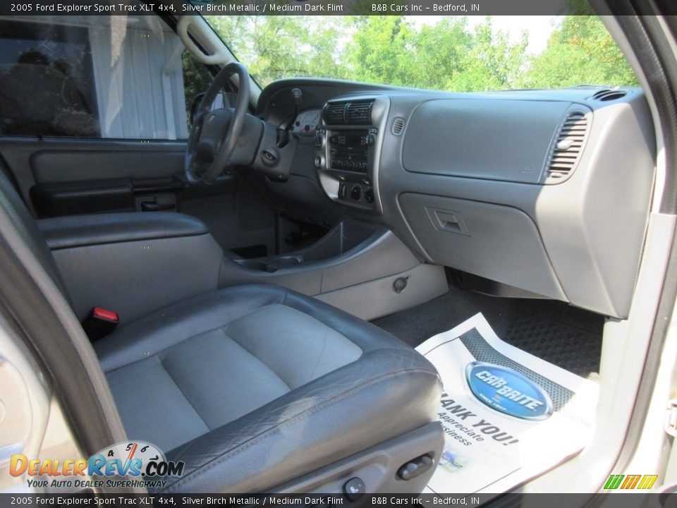 2005 Ford Explorer Sport Trac XLT 4x4 Silver Birch Metallic / Medium Dark Flint Photo #25