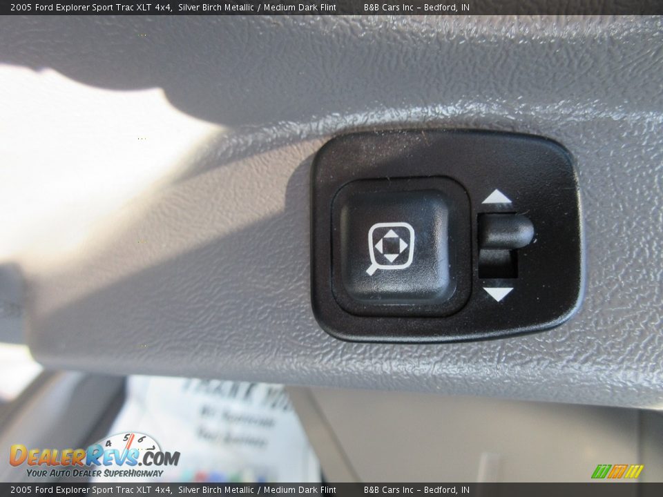 2005 Ford Explorer Sport Trac XLT 4x4 Silver Birch Metallic / Medium Dark Flint Photo #28