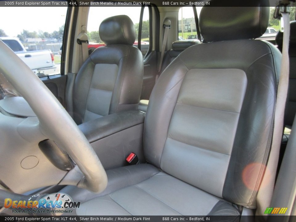 2005 Ford Explorer Sport Trac XLT 4x4 Silver Birch Metallic / Medium Dark Flint Photo #29