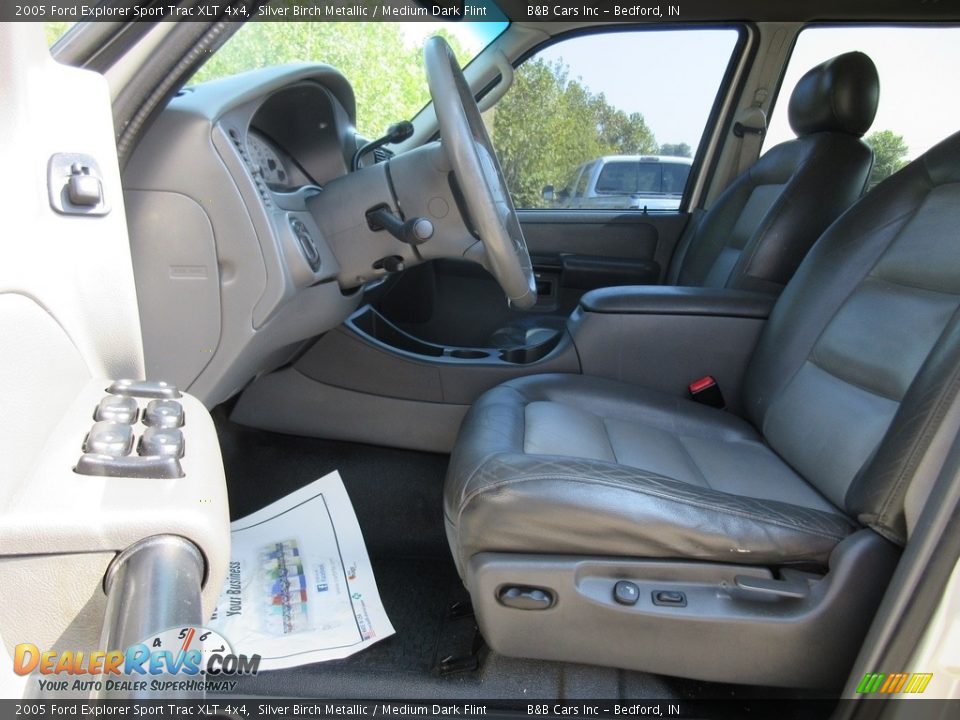 2005 Ford Explorer Sport Trac XLT 4x4 Silver Birch Metallic / Medium Dark Flint Photo #30