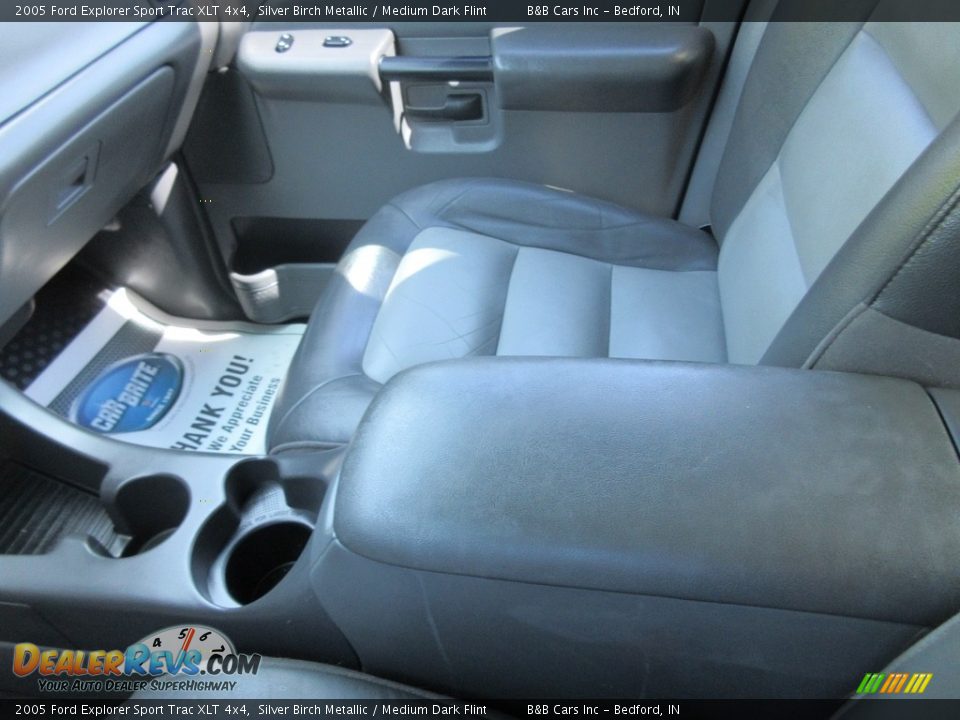 2005 Ford Explorer Sport Trac XLT 4x4 Silver Birch Metallic / Medium Dark Flint Photo #35