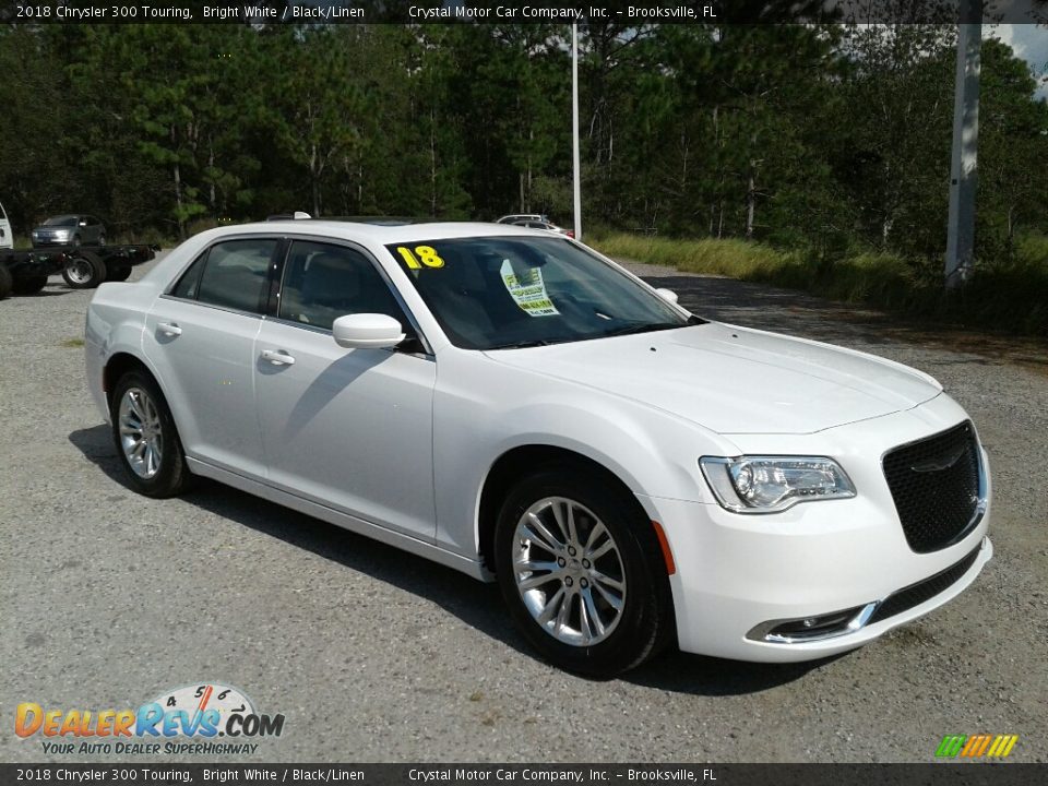 Front 3/4 View of 2018 Chrysler 300 Touring Photo #7