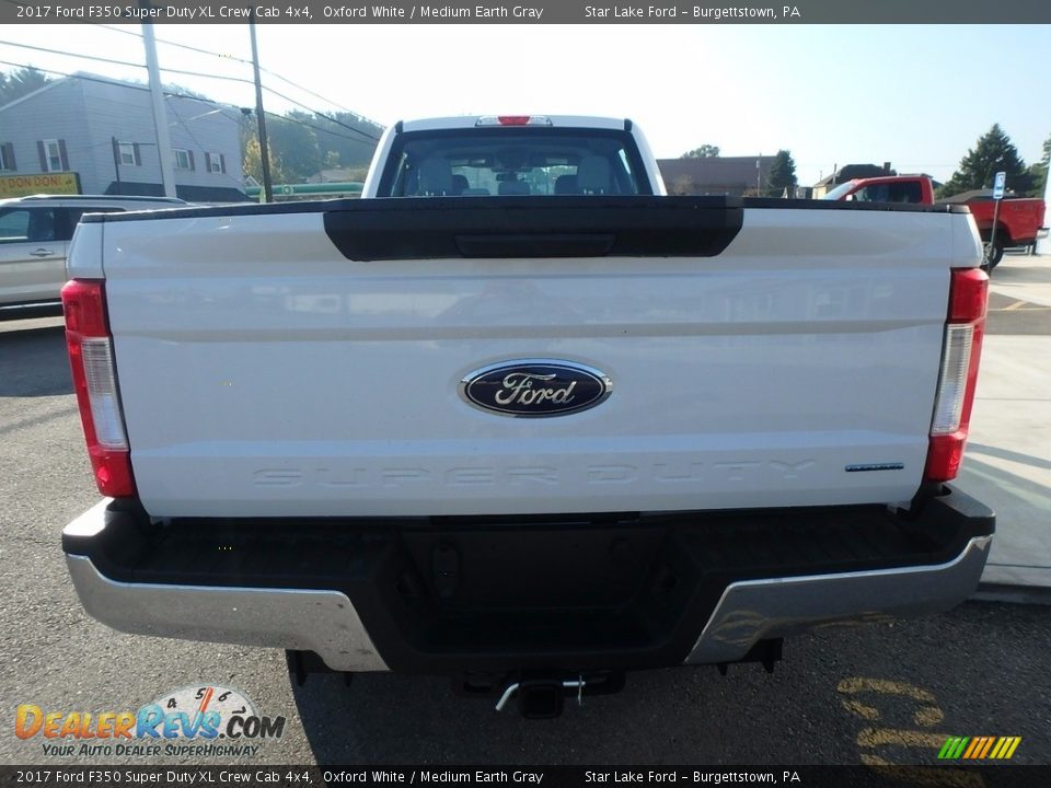 2017 Ford F350 Super Duty XL Crew Cab 4x4 Oxford White / Medium Earth Gray Photo #6