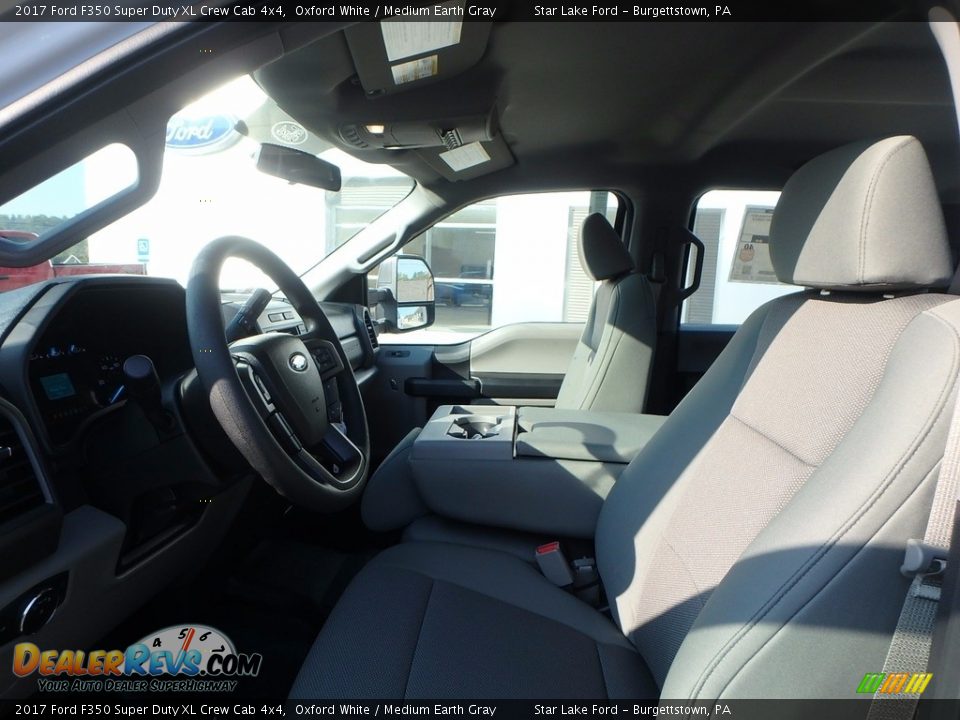 2017 Ford F350 Super Duty XL Crew Cab 4x4 Oxford White / Medium Earth Gray Photo #10