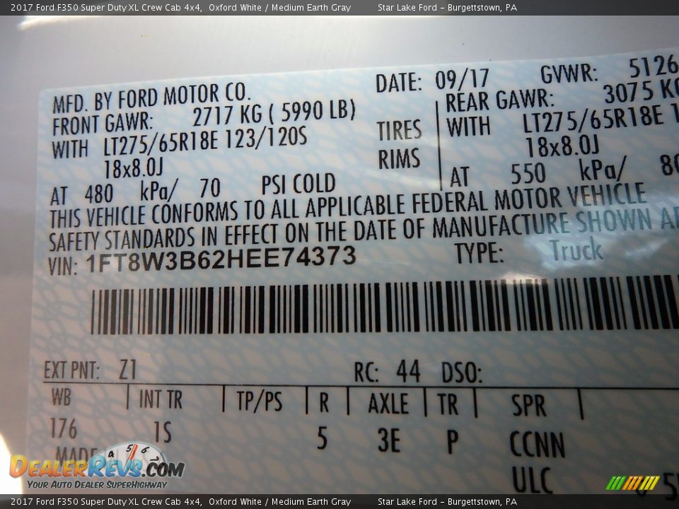2017 Ford F350 Super Duty XL Crew Cab 4x4 Oxford White / Medium Earth Gray Photo #14