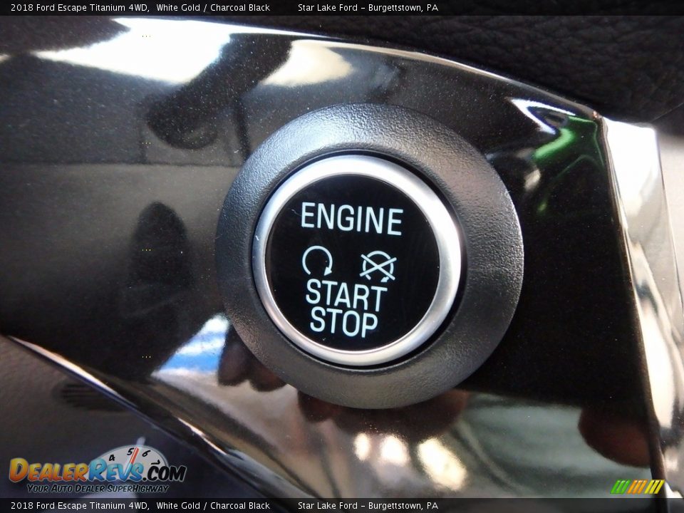 Controls of 2018 Ford Escape Titanium 4WD Photo #20