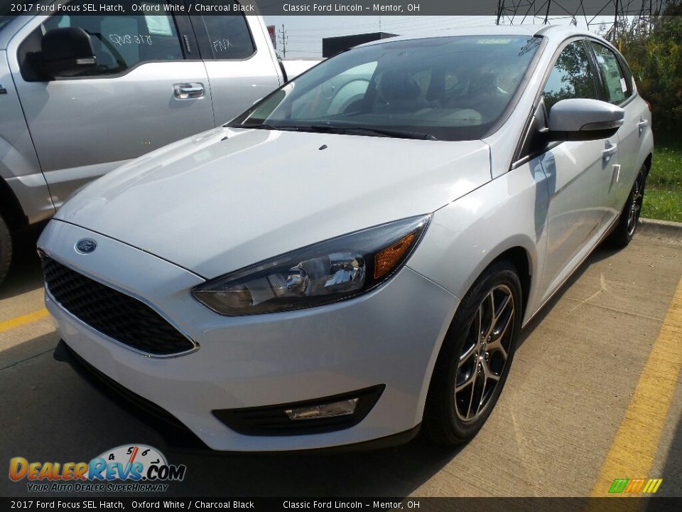 2017 Ford Focus SEL Hatch Oxford White / Charcoal Black Photo #1