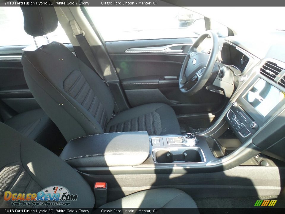 2018 Ford Fusion Hybrid SE White Gold / Ebony Photo #5