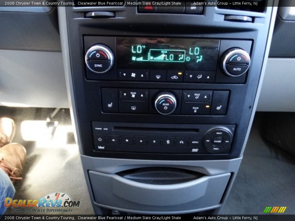 2008 Chrysler Town & Country Touring Clearwater Blue Pearlcoat / Medium Slate Gray/Light Shale Photo #26