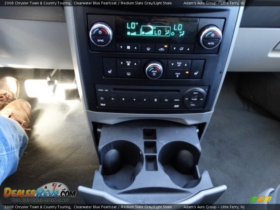 2008 Chrysler Town & Country Touring Clearwater Blue Pearlcoat / Medium Slate Gray/Light Shale Photo #27