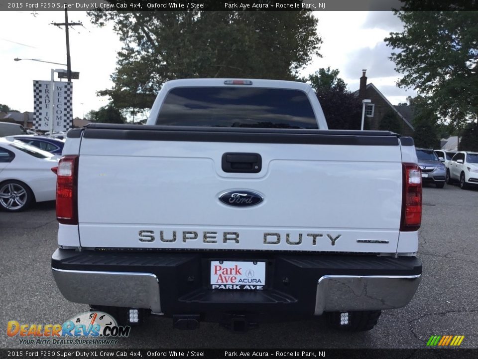 2015 Ford F250 Super Duty XL Crew Cab 4x4 Oxford White / Steel Photo #4