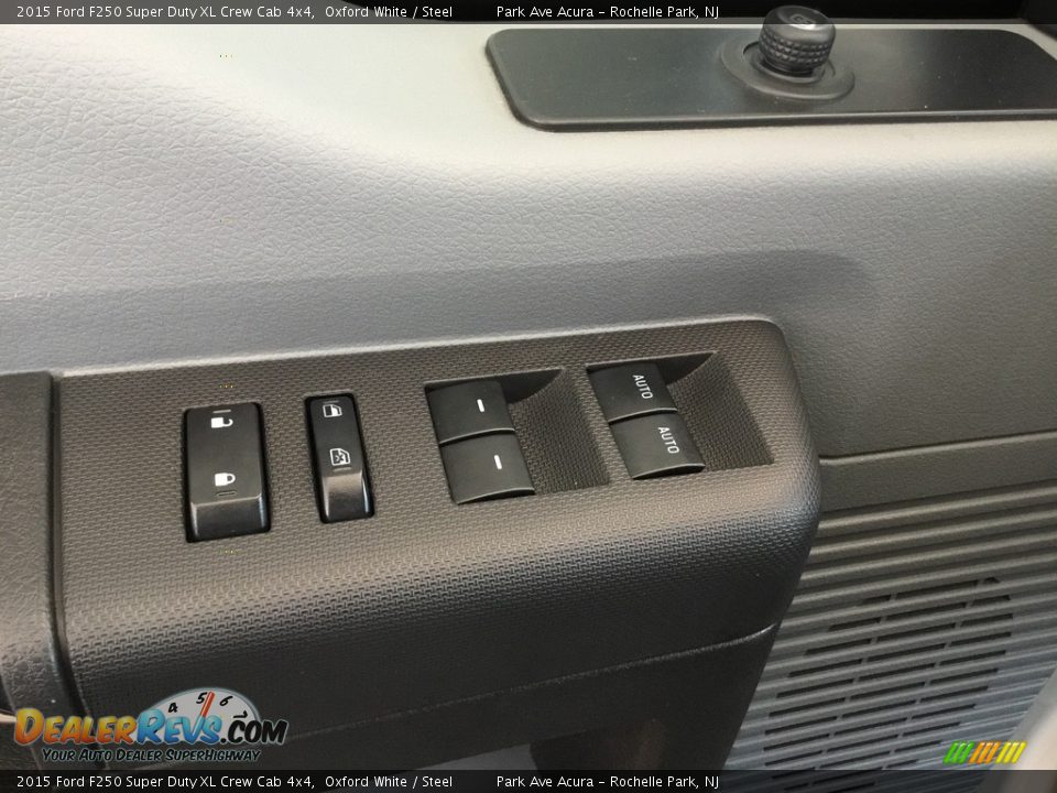 2015 Ford F250 Super Duty XL Crew Cab 4x4 Oxford White / Steel Photo #10