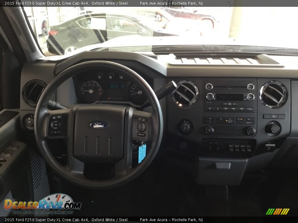 2015 Ford F250 Super Duty XL Crew Cab 4x4 Oxford White / Steel Photo #13