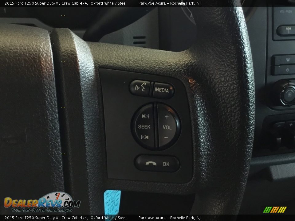 2015 Ford F250 Super Duty XL Crew Cab 4x4 Oxford White / Steel Photo #17