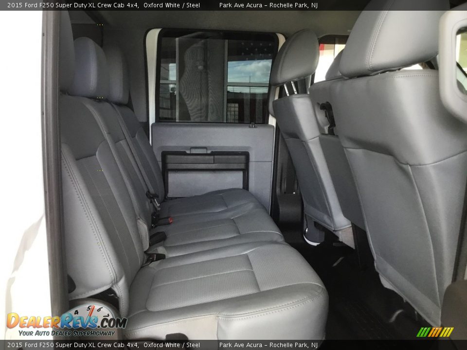 2015 Ford F250 Super Duty XL Crew Cab 4x4 Oxford White / Steel Photo #24
