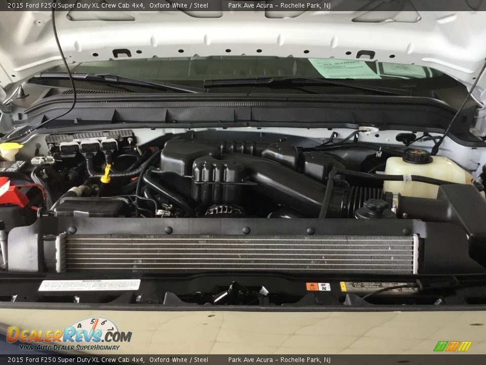 2015 Ford F250 Super Duty XL Crew Cab 4x4 Oxford White / Steel Photo #32