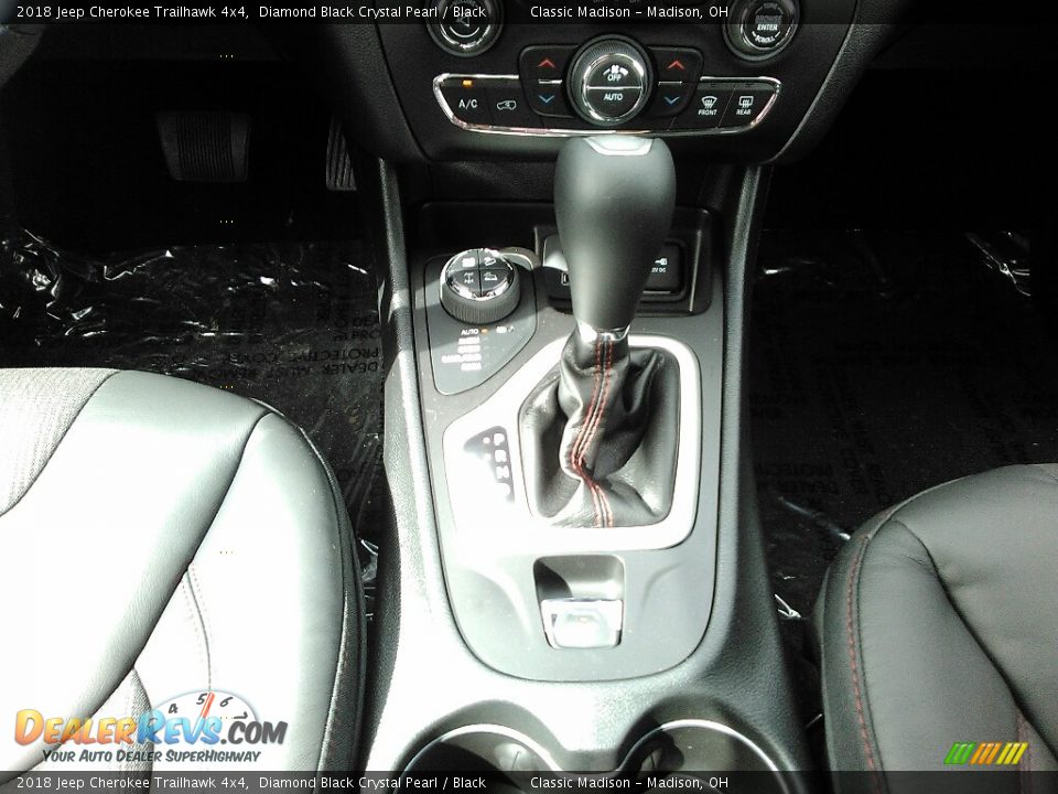 2018 Jeep Cherokee Trailhawk 4x4 Diamond Black Crystal Pearl / Black Photo #10