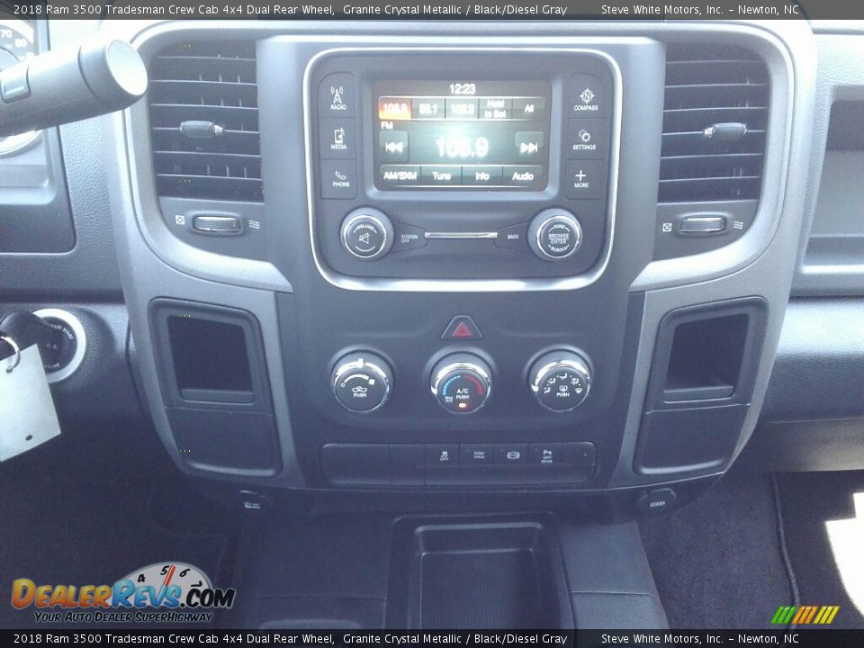 2018 Ram 3500 Tradesman Crew Cab 4x4 Dual Rear Wheel Granite Crystal Metallic / Black/Diesel Gray Photo #19