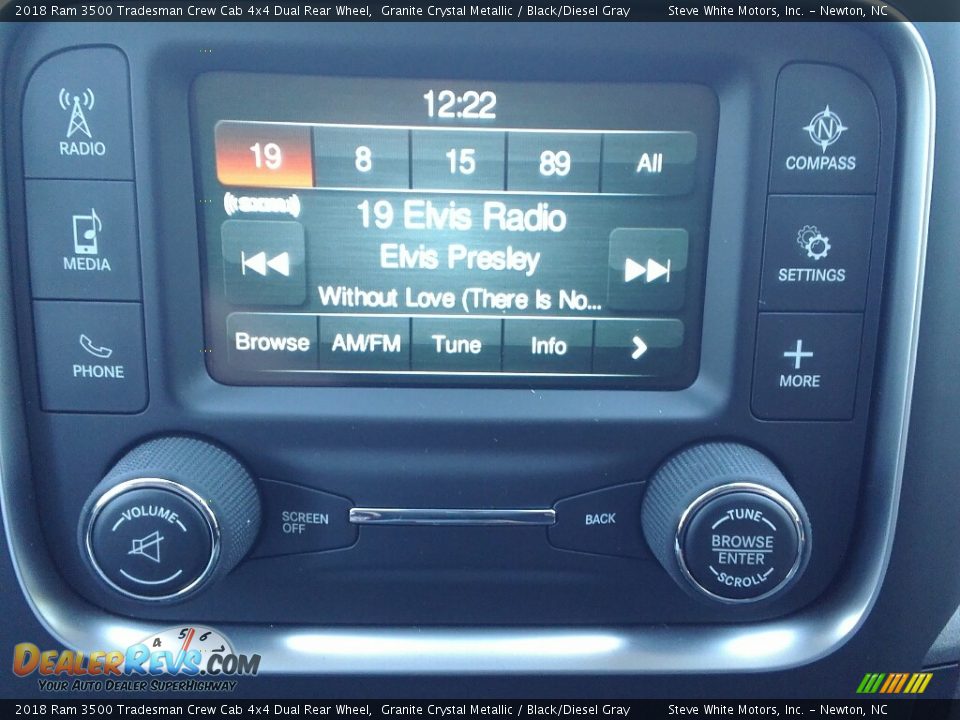 2018 Ram 3500 Tradesman Crew Cab 4x4 Dual Rear Wheel Granite Crystal Metallic / Black/Diesel Gray Photo #20