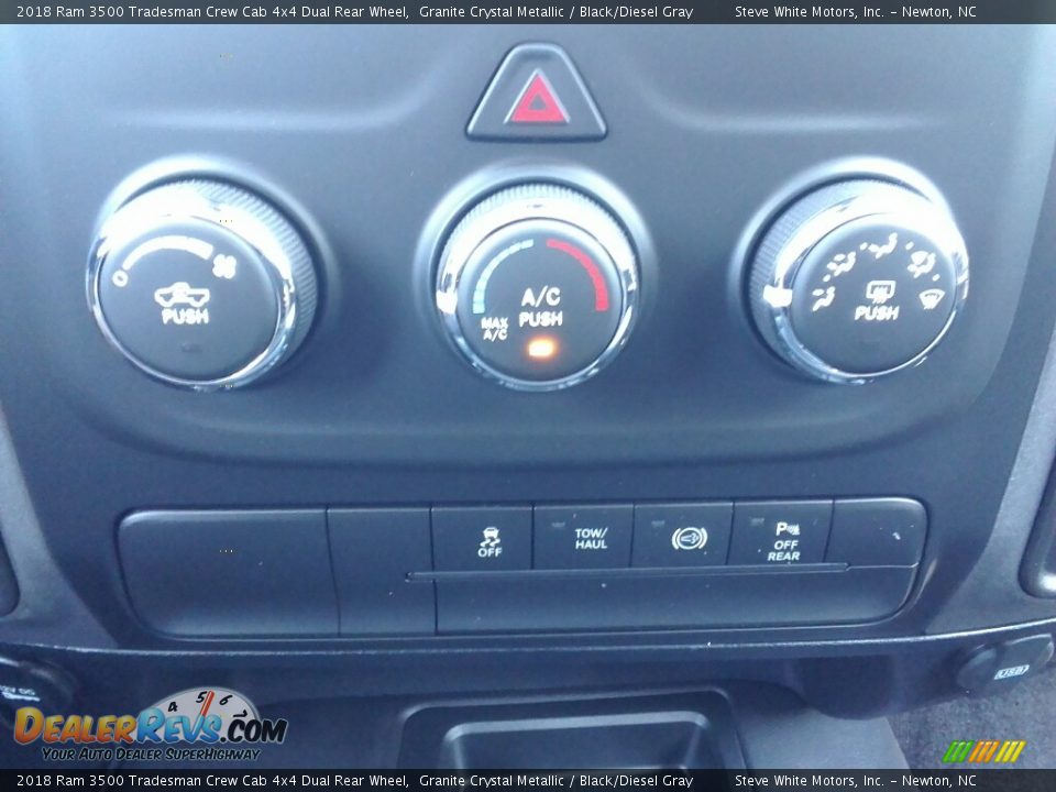 2018 Ram 3500 Tradesman Crew Cab 4x4 Dual Rear Wheel Granite Crystal Metallic / Black/Diesel Gray Photo #22