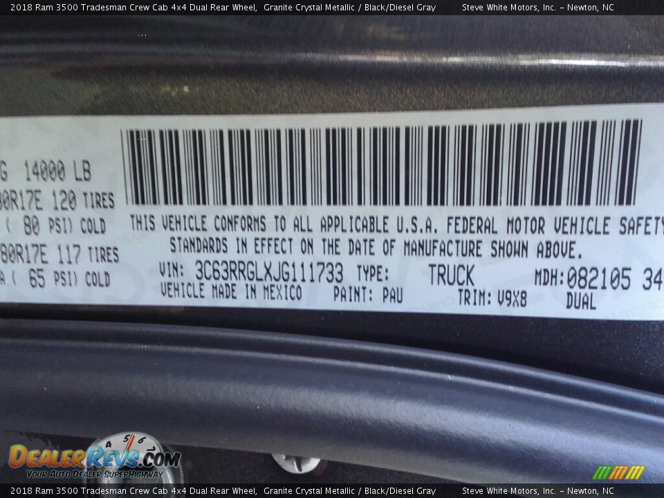 2018 Ram 3500 Tradesman Crew Cab 4x4 Dual Rear Wheel Granite Crystal Metallic / Black/Diesel Gray Photo #26