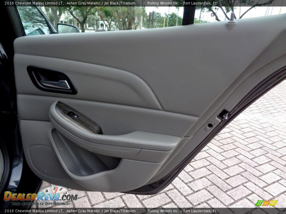 2016 Chevrolet Malibu Limited LT Ashen Gray Metallic / Jet Black/Titanium Photo #28