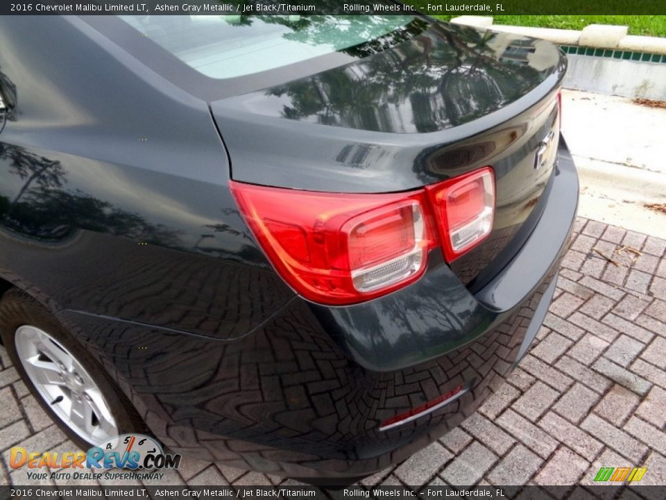 2016 Chevrolet Malibu Limited LT Ashen Gray Metallic / Jet Black/Titanium Photo #31