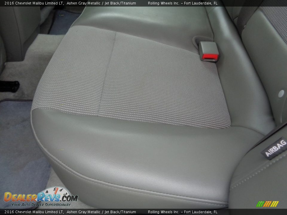 2016 Chevrolet Malibu Limited LT Ashen Gray Metallic / Jet Black/Titanium Photo #32