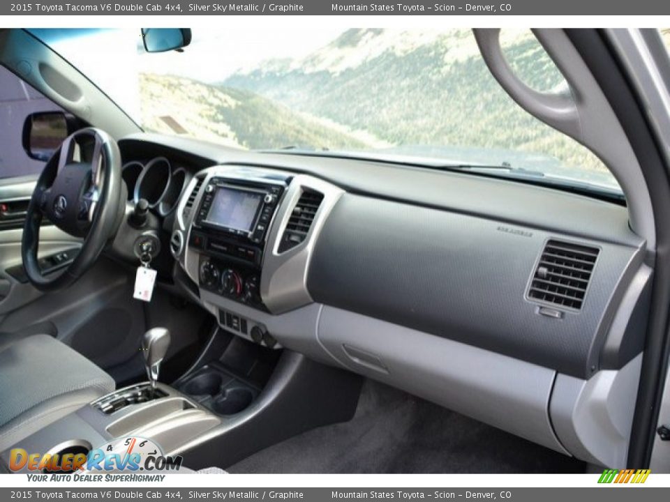 2015 Toyota Tacoma V6 Double Cab 4x4 Silver Sky Metallic / Graphite Photo #16