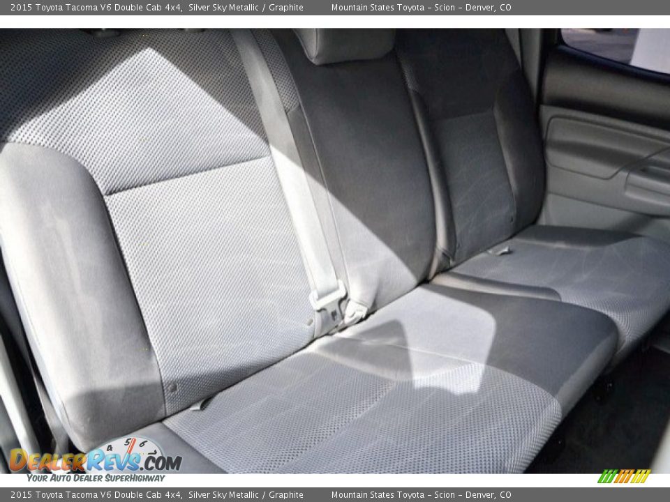 2015 Toyota Tacoma V6 Double Cab 4x4 Silver Sky Metallic / Graphite Photo #23