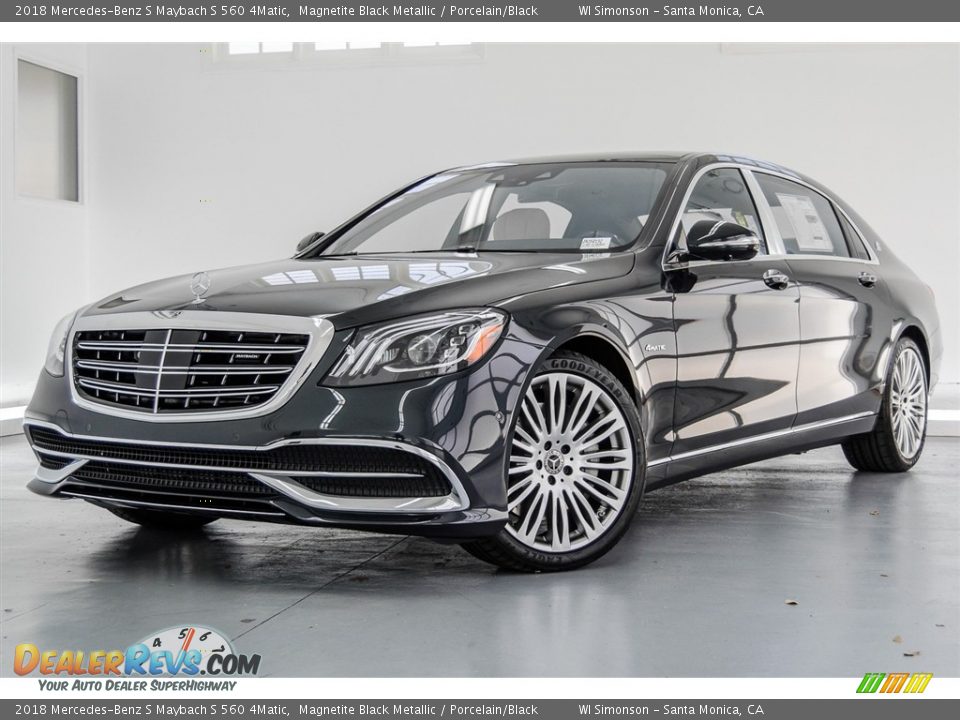 Front 3/4 View of 2018 Mercedes-Benz S Maybach S 560 4Matic Photo #14