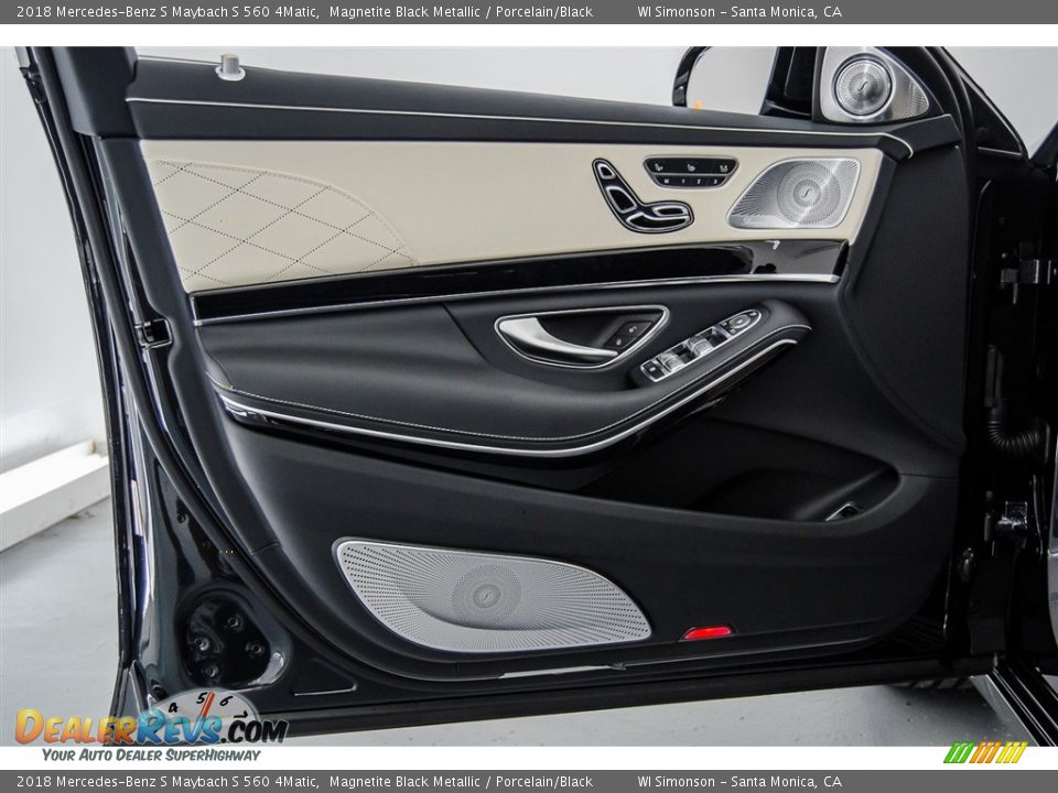 2018 Mercedes-Benz S Maybach S 560 4Matic Magnetite Black Metallic / Porcelain/Black Photo #26