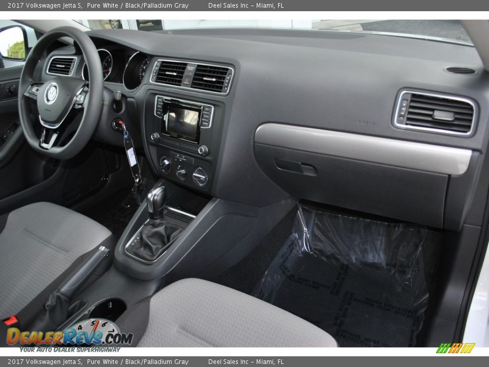 2017 Volkswagen Jetta S Pure White / Black/Palladium Gray Photo #18