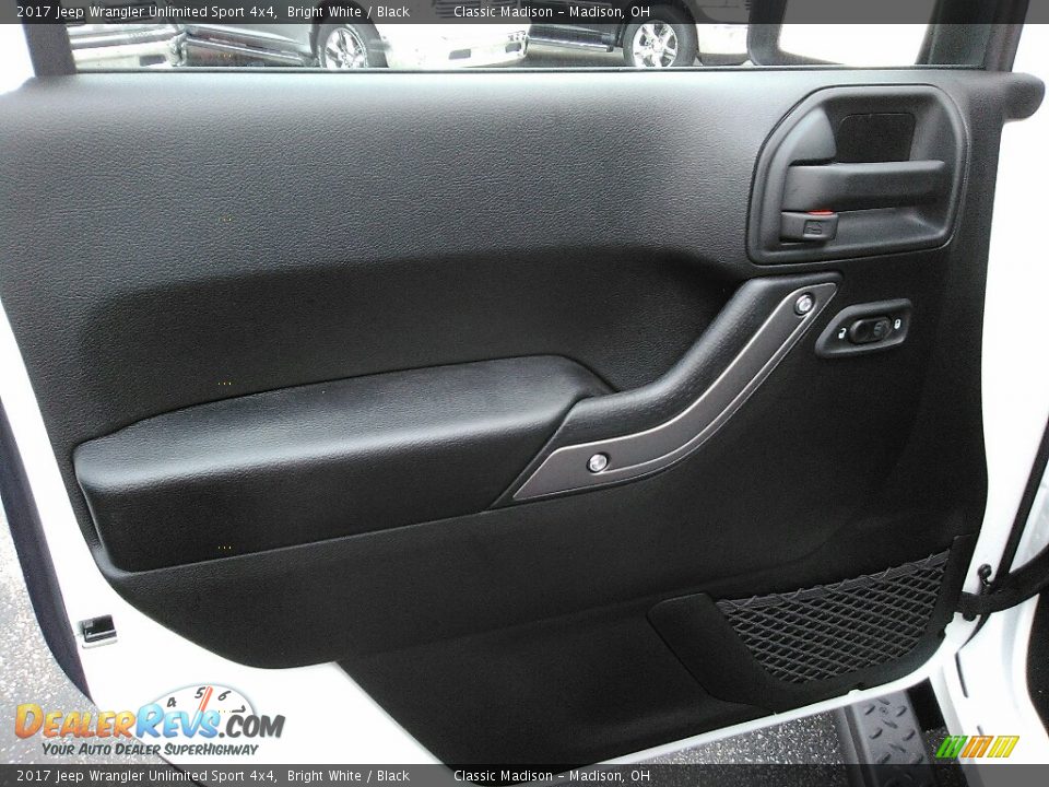 2017 Jeep Wrangler Unlimited Sport 4x4 Bright White / Black Photo #4