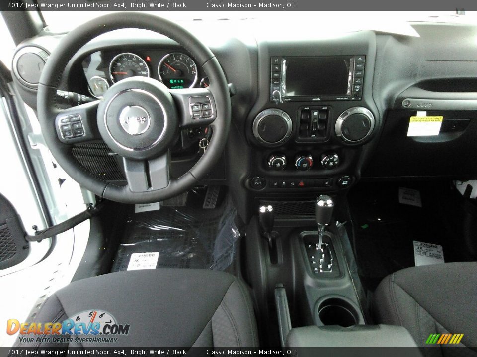 2017 Jeep Wrangler Unlimited Sport 4x4 Bright White / Black Photo #6