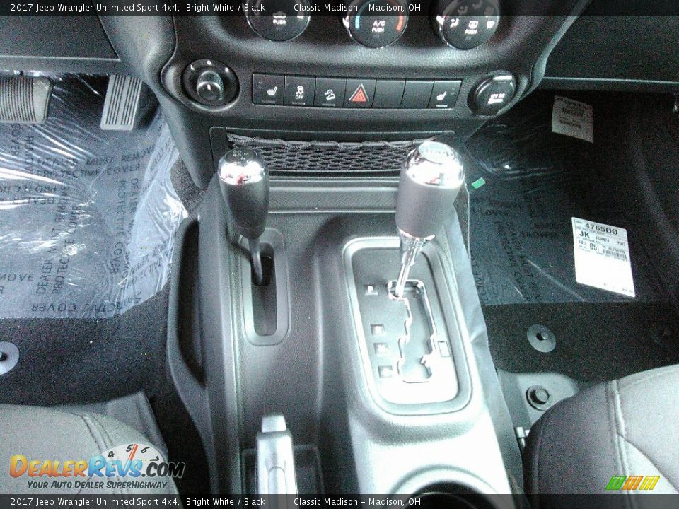 2017 Jeep Wrangler Unlimited Sport 4x4 Bright White / Black Photo #8