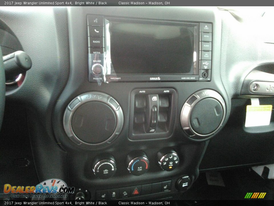 2017 Jeep Wrangler Unlimited Sport 4x4 Bright White / Black Photo #9