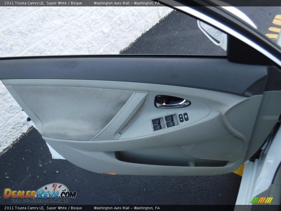2011 Toyota Camry LE Super White / Bisque Photo #11