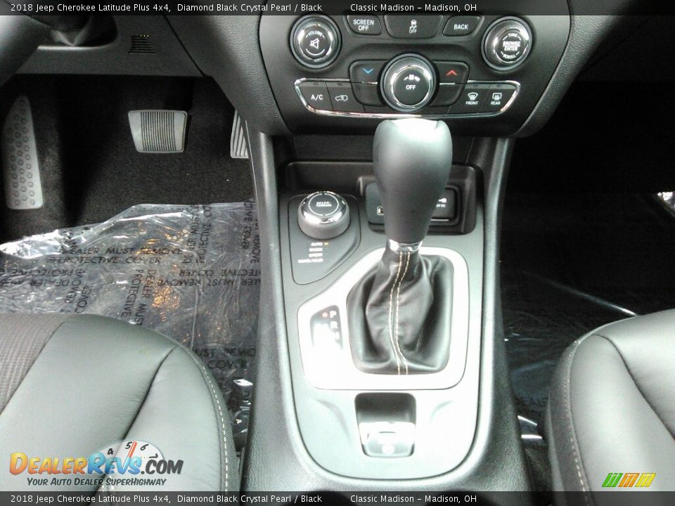 2018 Jeep Cherokee Latitude Plus 4x4 Diamond Black Crystal Pearl / Black Photo #10